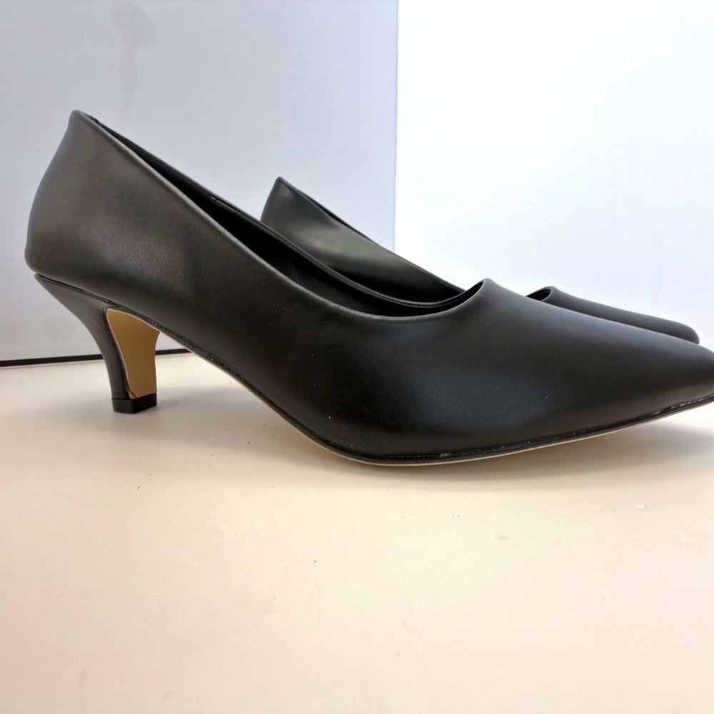 Venus Celia Womens Black Pointed Toe Kitten Heel Pumps Size 36 / 6 Professional